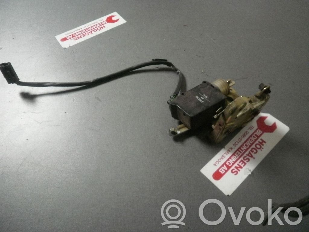 Priekšpusē slēdzene   9152475