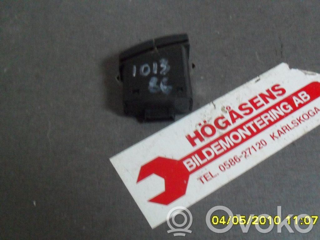 Hazard light switch   61316919506