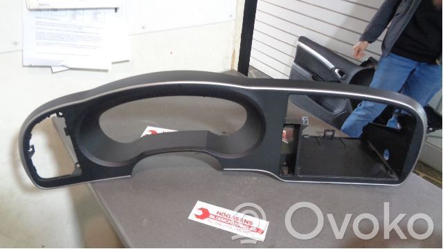 Dashboard trim   331220389