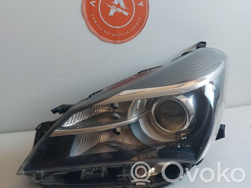 Toyota Yaris Lampa przednia 