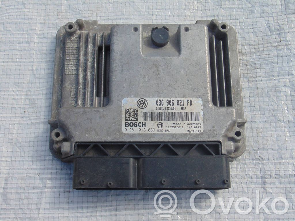 Volkswagen Golf V Engine control unit/module 