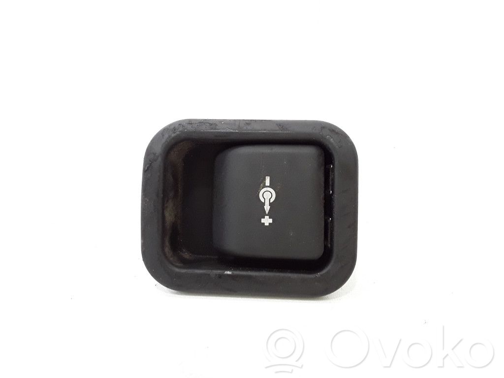 BMW 3 E46 12 V Socket (rear) 