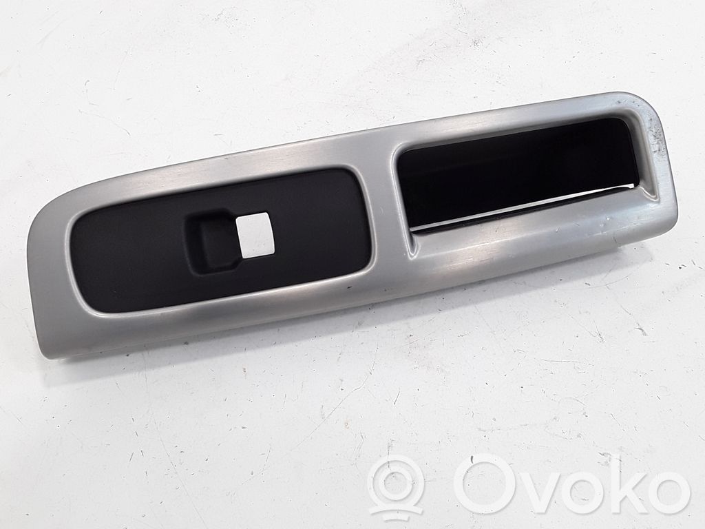 Volvo V50 Front door window switch trim 