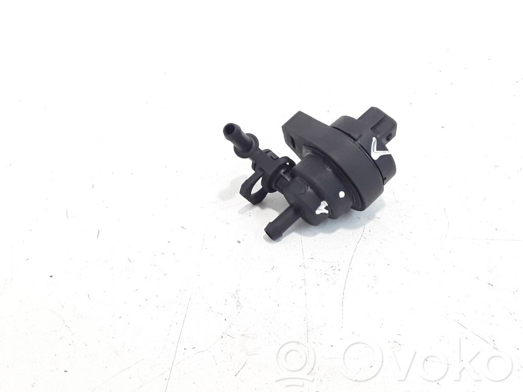 BMW 5 E39 Turbo solenoid valve 