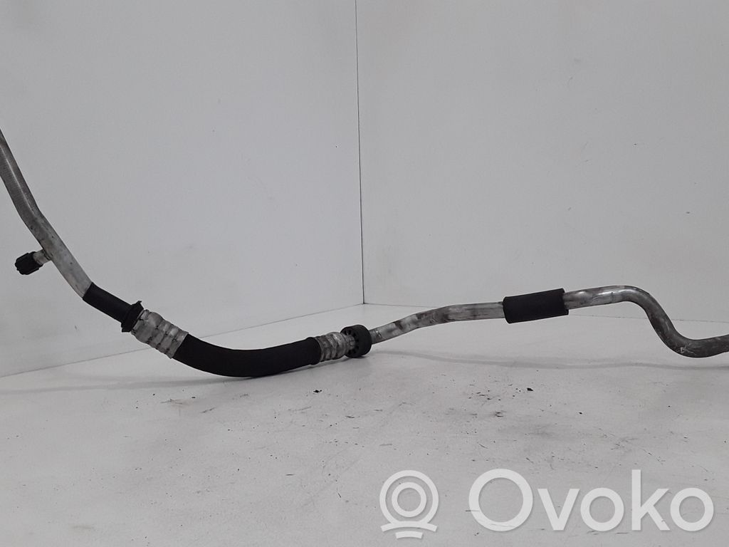 Audi A4 S4 B6 8E 8H Ilmastointilaitteen putki (A/C) 