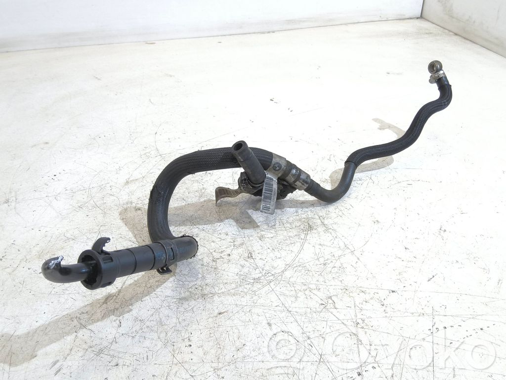 BMW 5 E60 E61 Degvielas caurulīte (-es) 