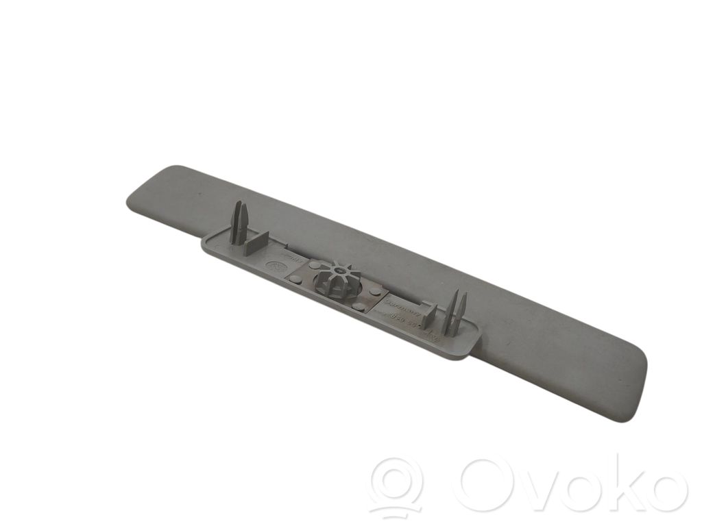 Volkswagen Golf IV Kita salono detalė 