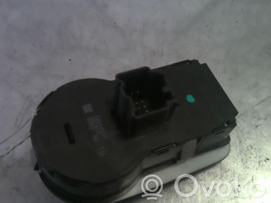Headlight level height control switch