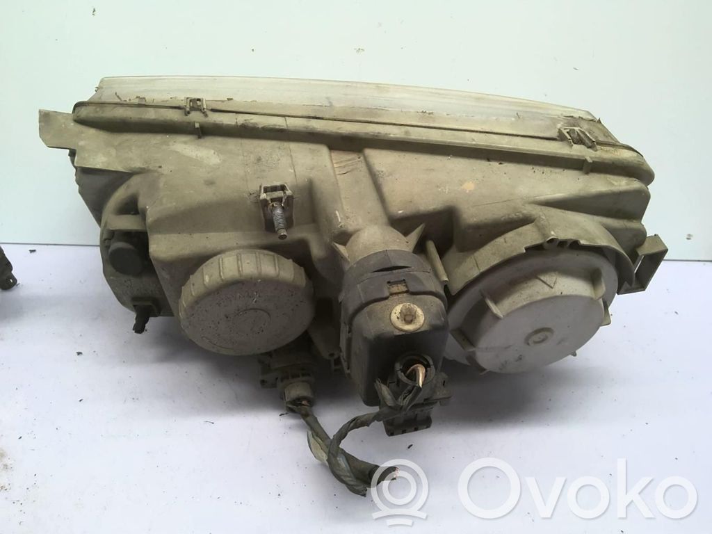 Renault Safrane Scheinwerfer 