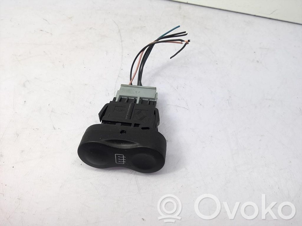 Dacia Sandero Windscreen/window heater switch 