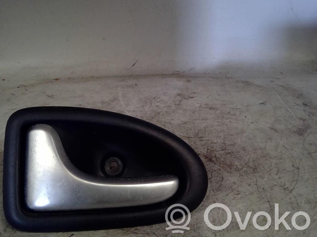 Renault Clio II Manecilla interna puerta trasera 