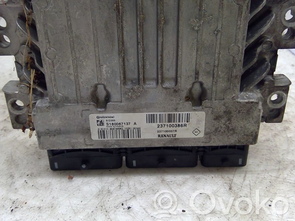 Renault Megane III Engine control unit/module 