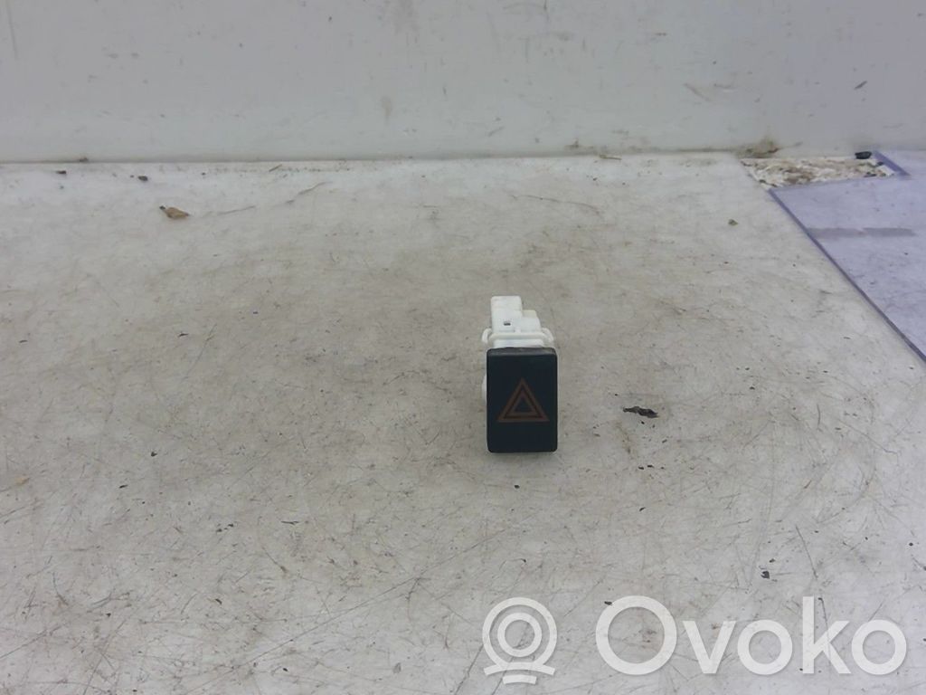 Nissan Qashqai Botón interruptor de luz de peligro 