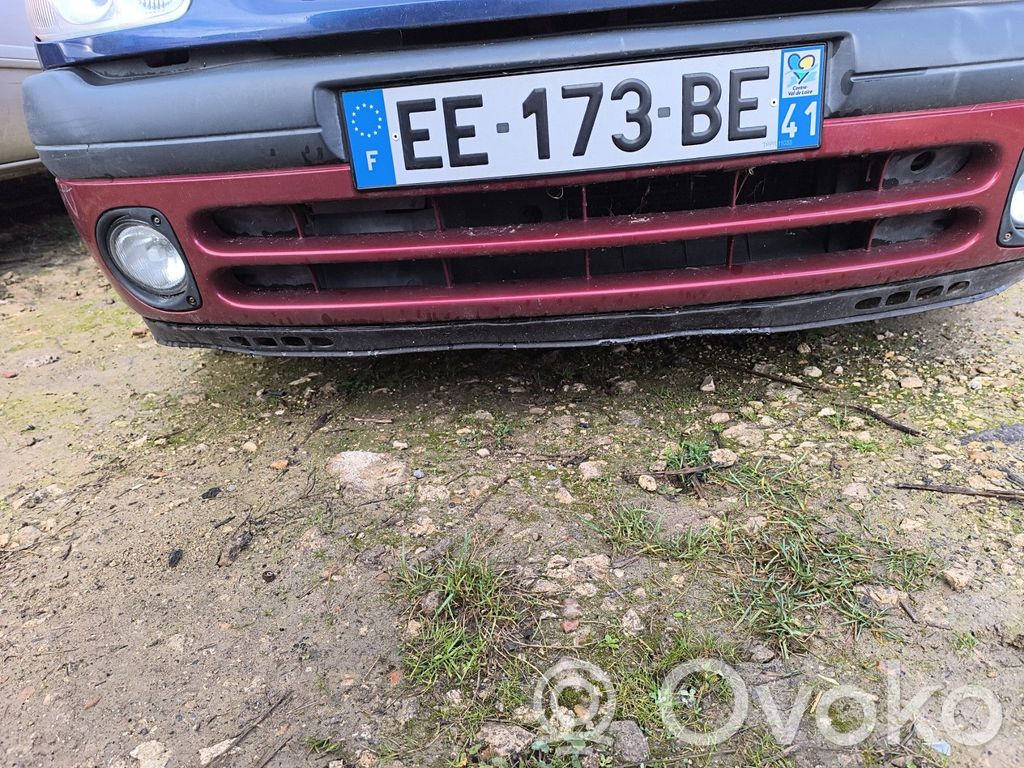 Renault Clio II Parachoques delantero 