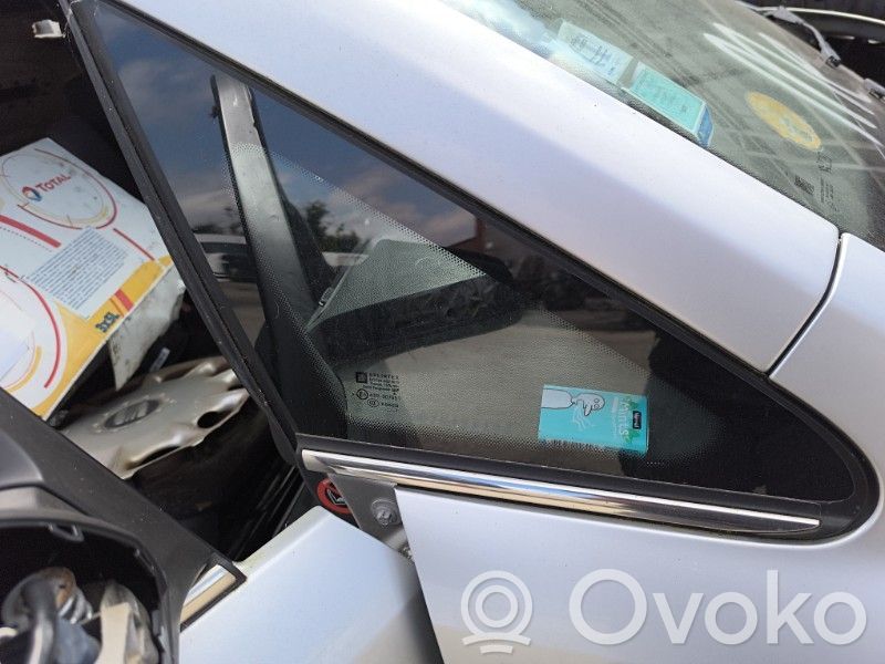 Opel Zafira B Geam triunghi față 