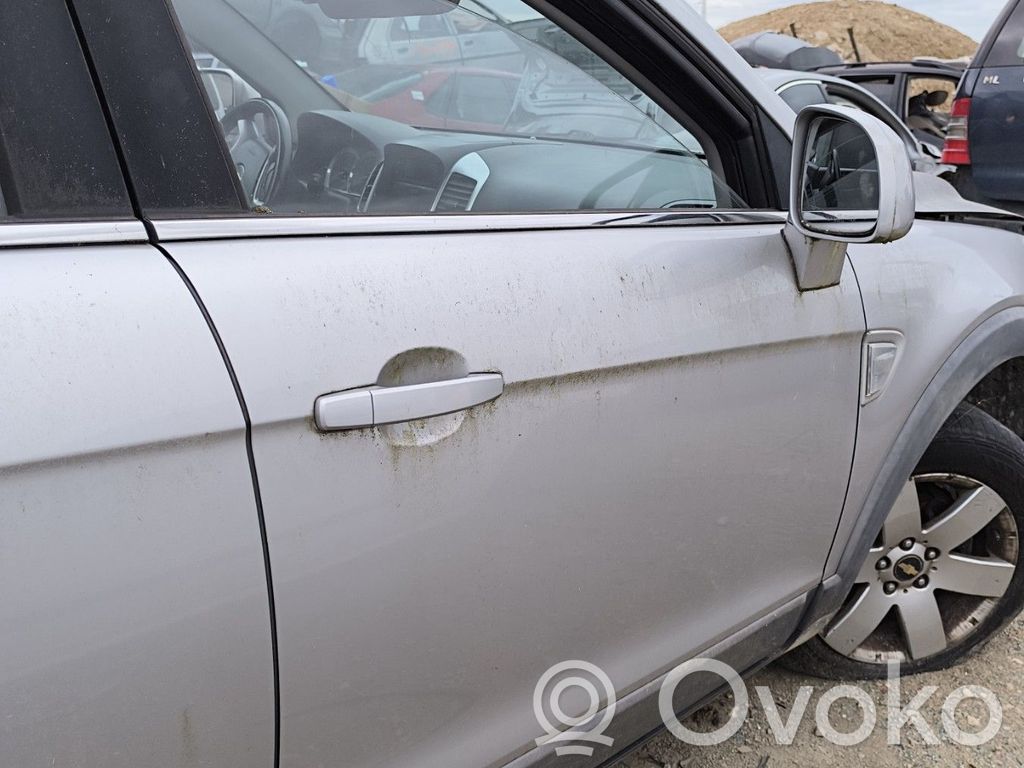 Chevrolet Captiva Puerta delantera 