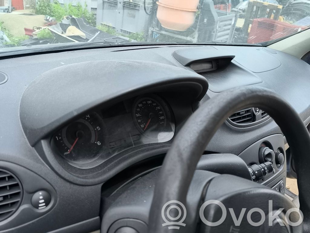 Renault Clio III Kojelauta 