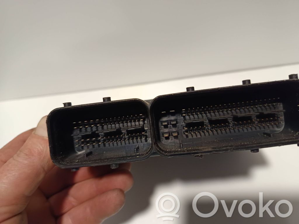 Volkswagen PASSAT B6 Sterownik / Moduł ECU 
