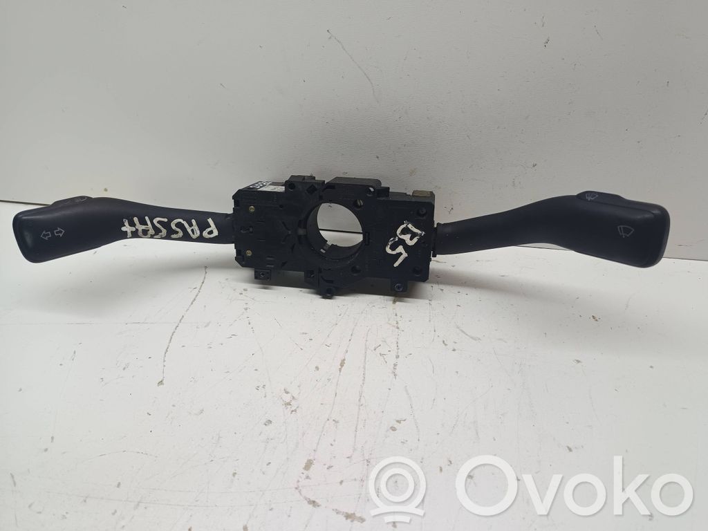 Volkswagen PASSAT B5 Wiper turn signal indicator stalk/switch 