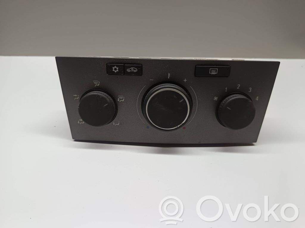 Opel Astra H Climate control unit 