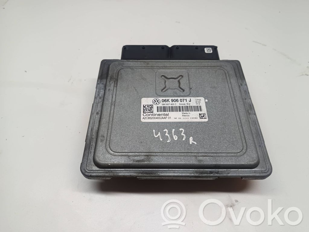 Volkswagen PASSAT CC Engine control unit/module 