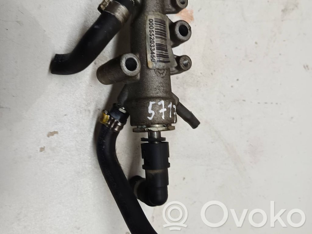 Opel Astra H Rozdzielacz paliwa 