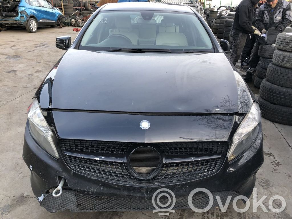 Mercedes-Benz A W176 Pokrywa przednia / Maska silnika 
