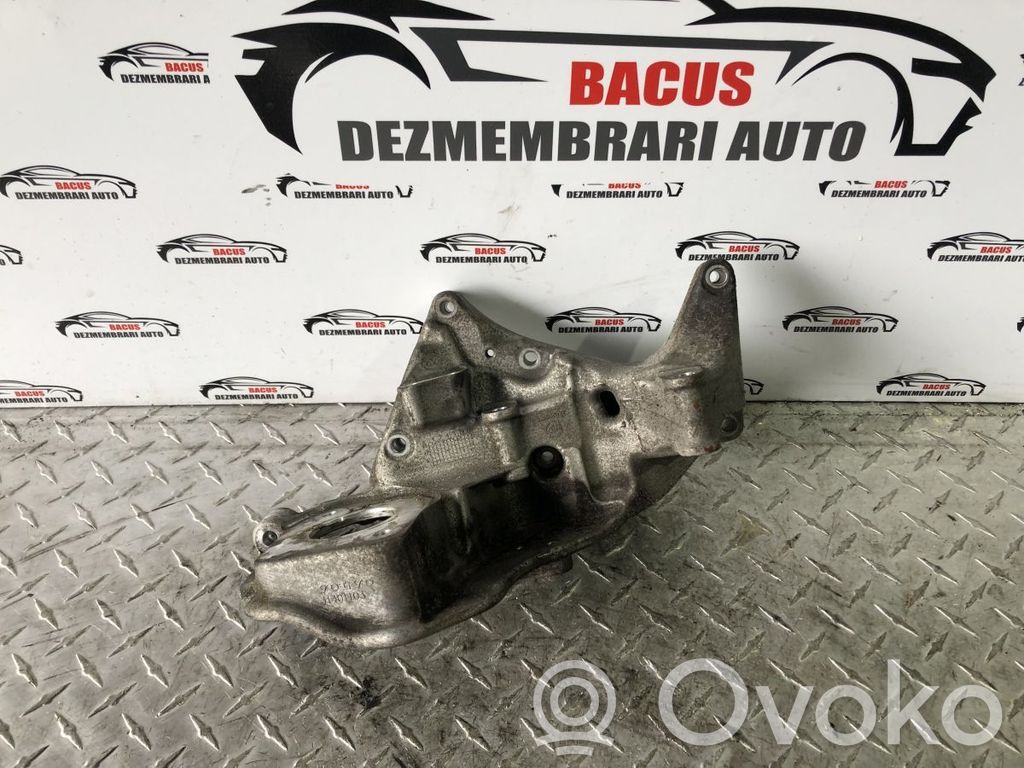 Generator/alternator bracket   31401103