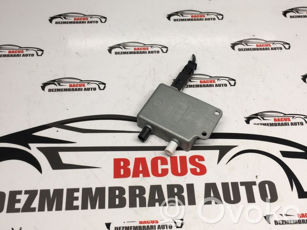 Antenna control unit   059339