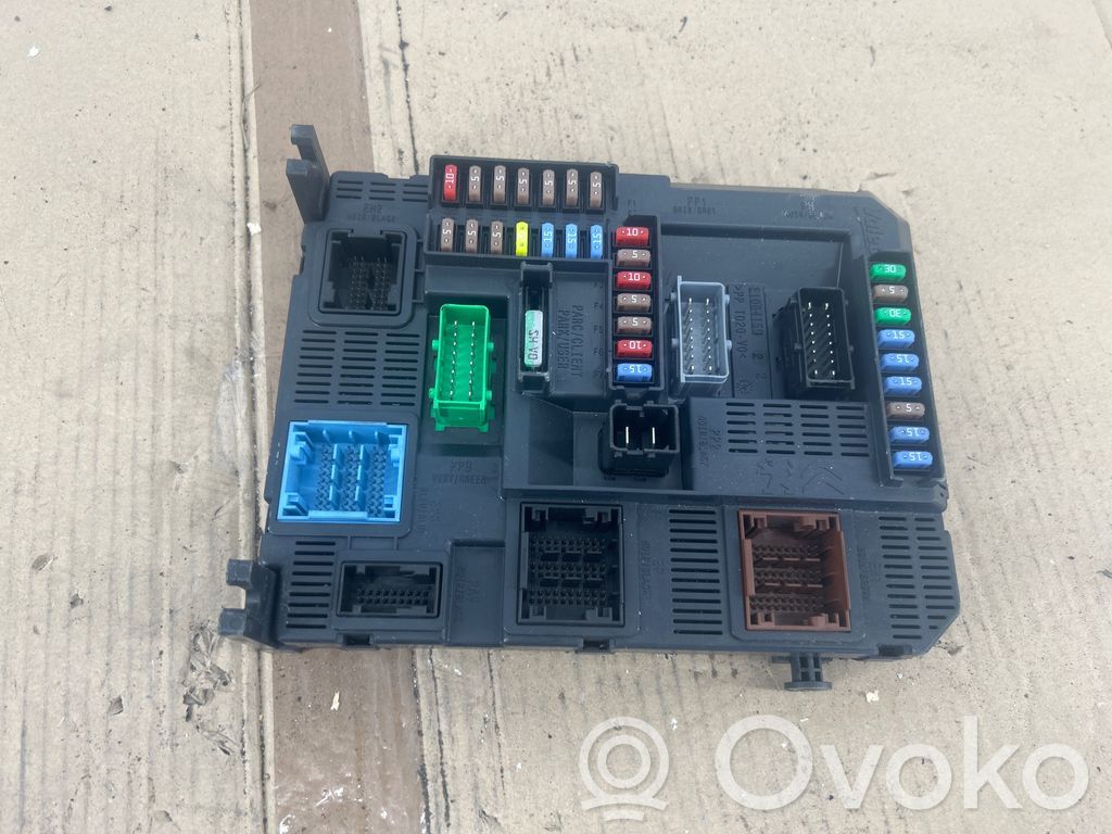 Peugeot 2008 I Module de fusibles 