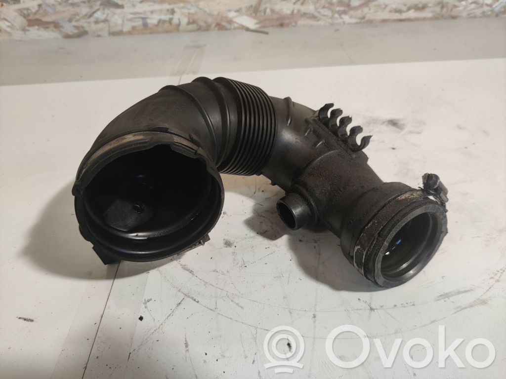 Mercedes-Benz C AMG W204 Turbo air intake inlet pipe/hose 