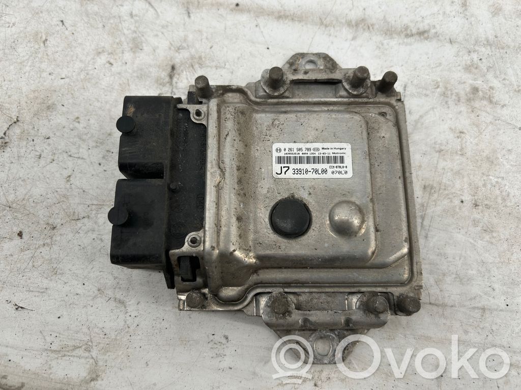 Suzuki Swift II Engine control unit/module 
