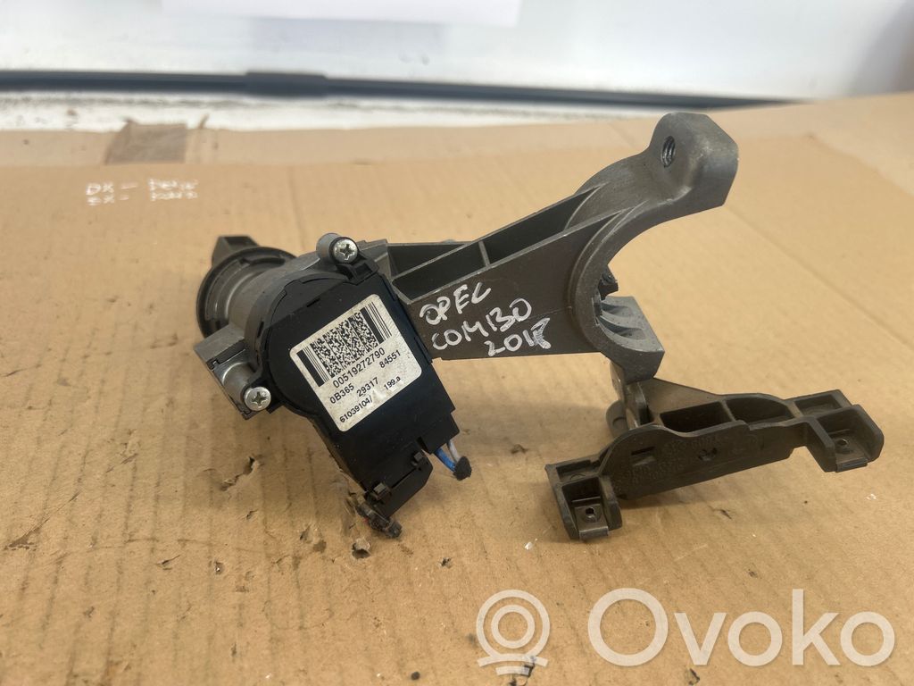 Opel Combo D Ignition lock 