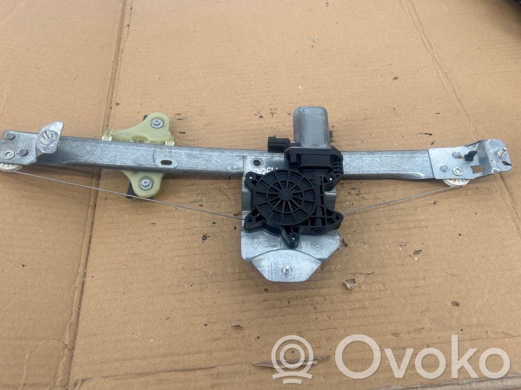 Renault Clio IV Macara ușă față cu motor 