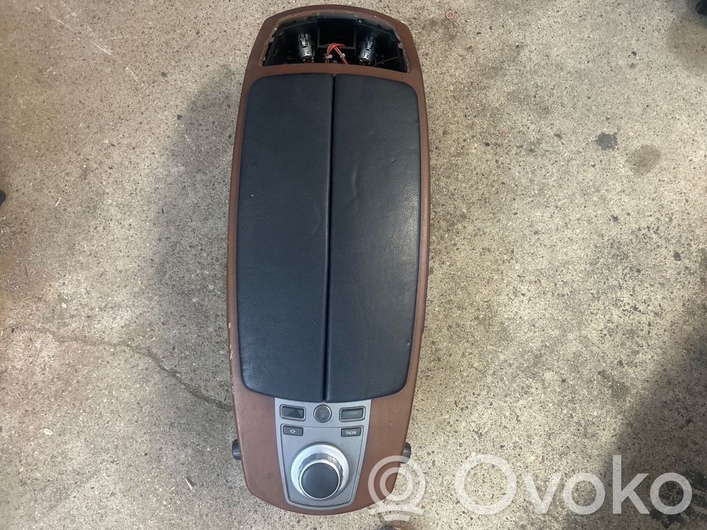 BMW 7 E65 E66 Daiktadėžė centrinės konsolės 