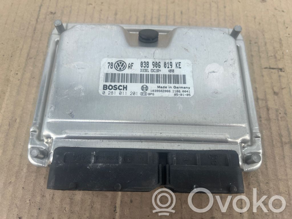 Volkswagen PASSAT B7 Engine control unit/module 