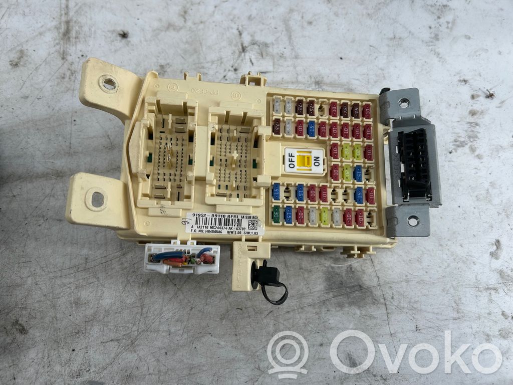 Ramka / Moduł bezpieczników   HB4D0586,91952B9110,MC240374