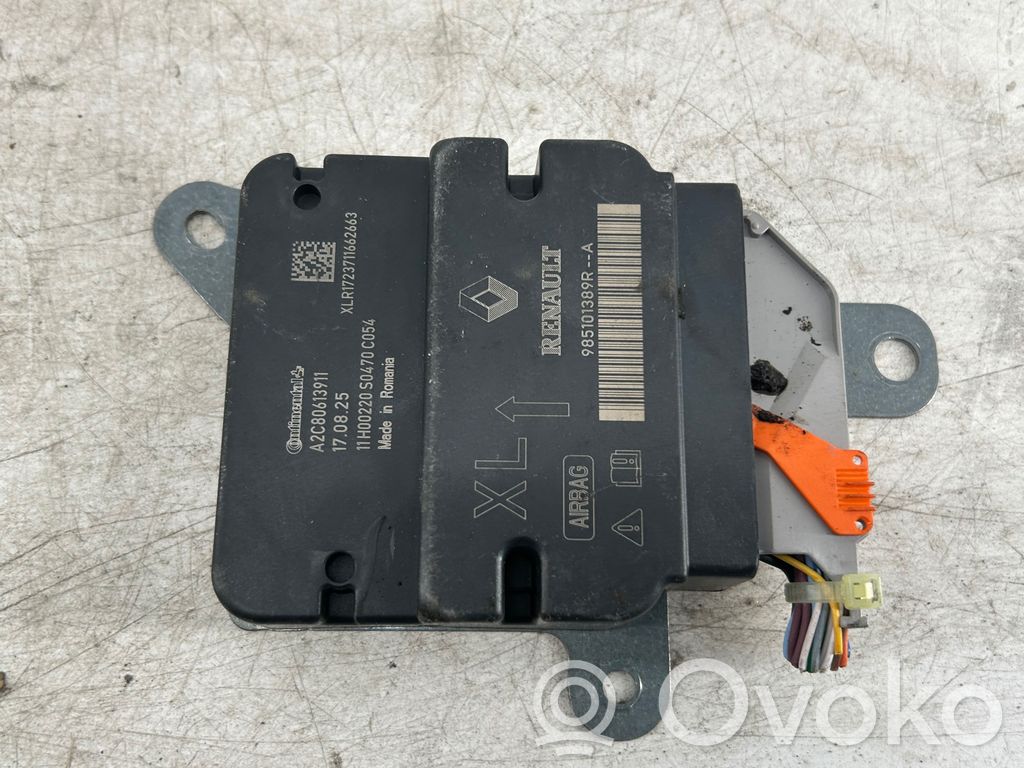 Renault Clio IV Airbag control unit/module 
