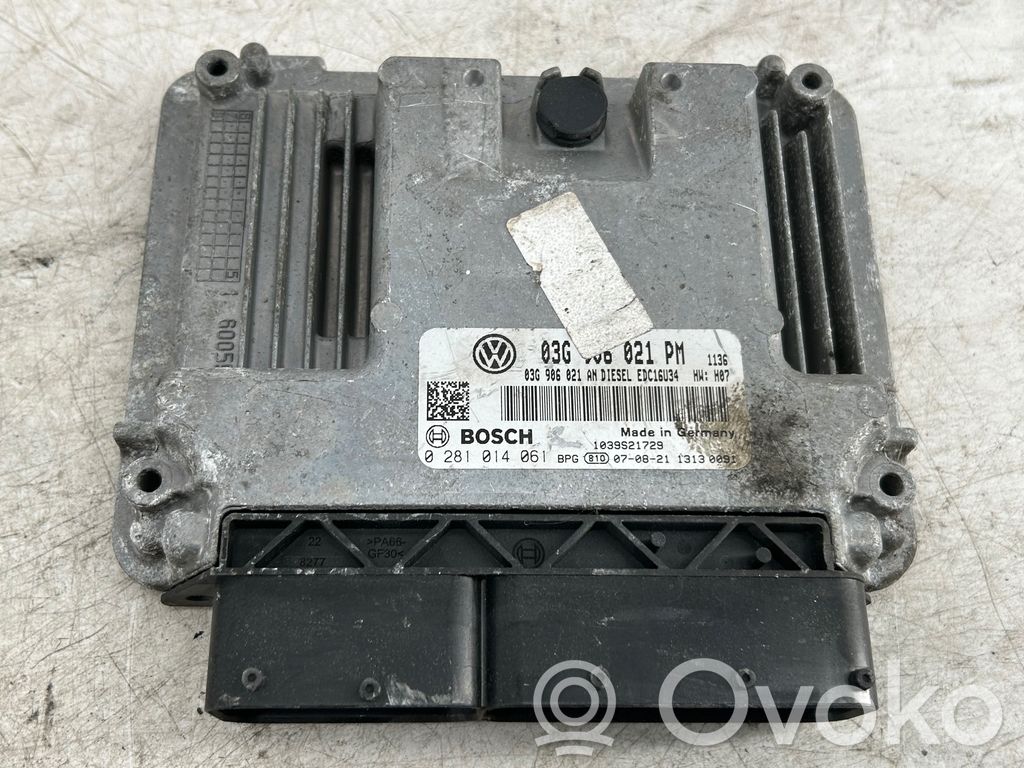 Volkswagen PASSAT B7 Engine control unit/module 