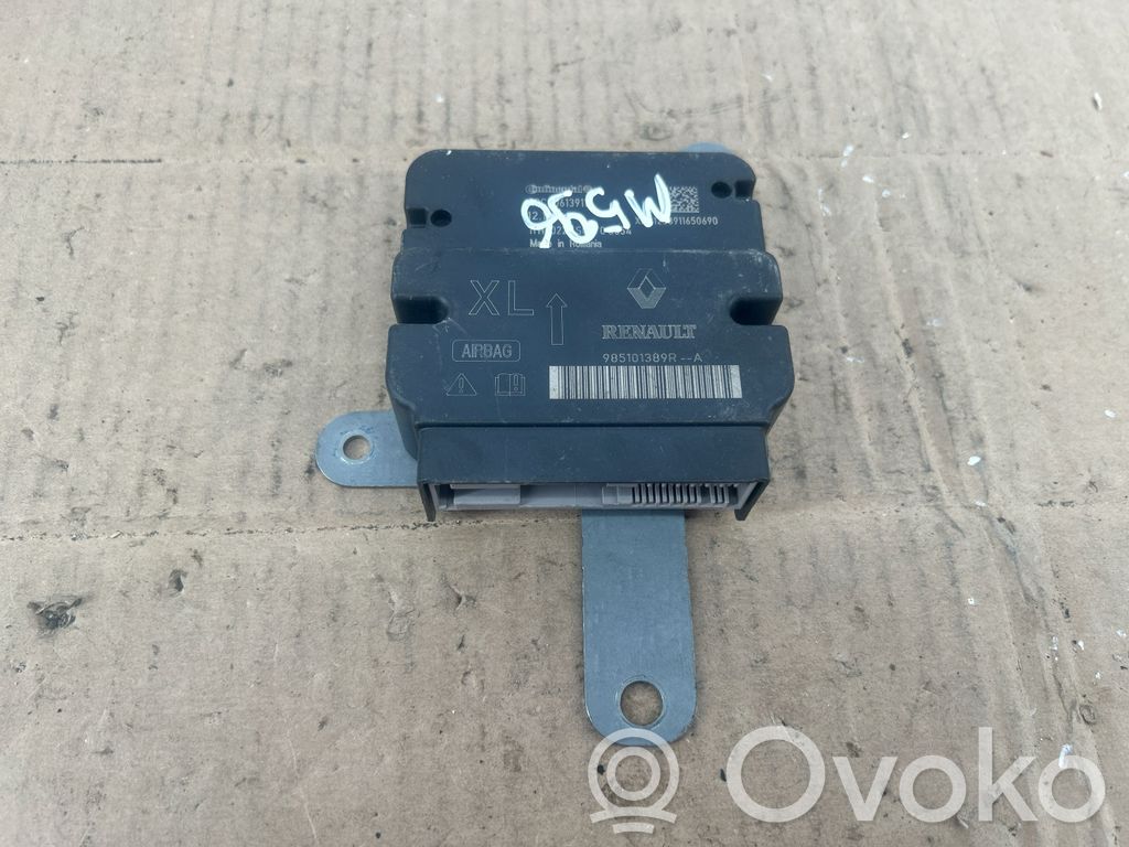 Renault Clio IV Airbag control unit/module 