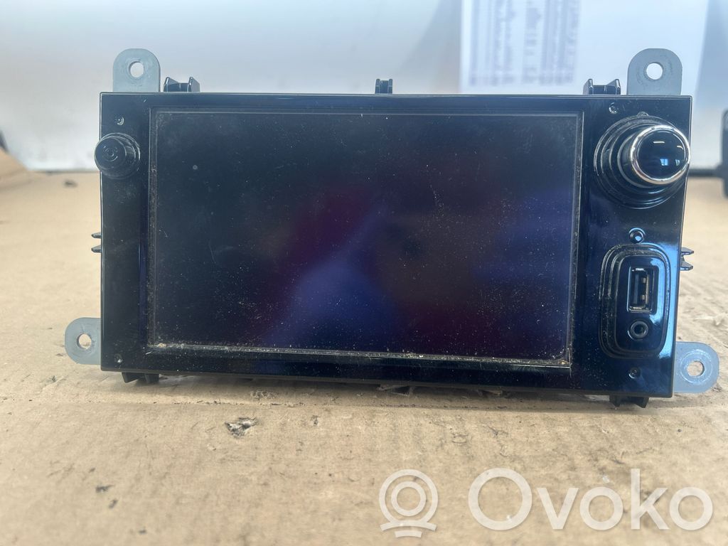 Renault Clio IV Panel / Radioodtwarzacz CD/DVD/GPS 