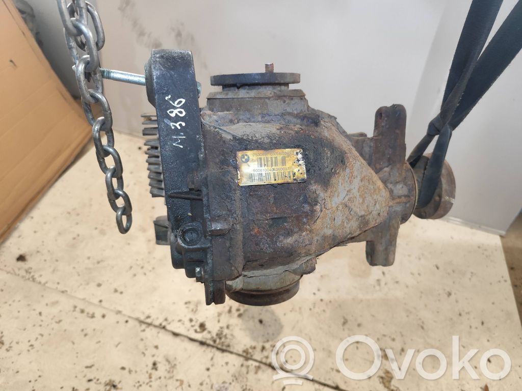 BMW 5 E60 E61 Aizmugurējais reduktors 