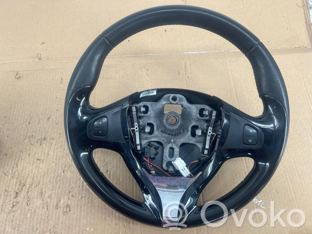 Renault Clio IV Ohjauspyörä 