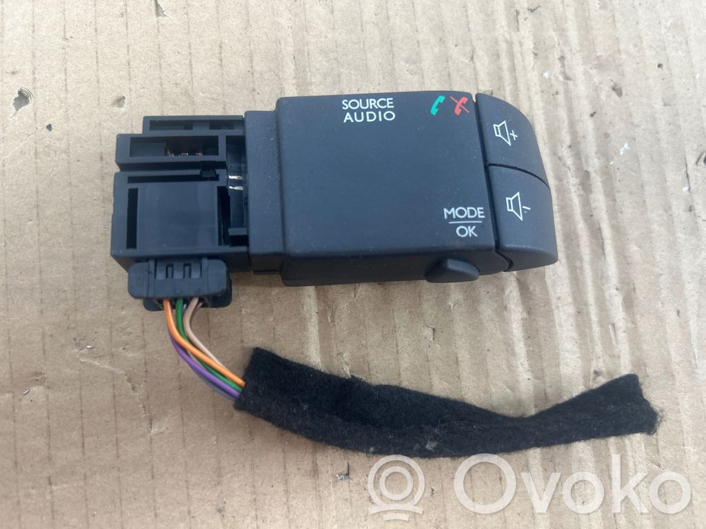 Renault Clio IV Interruptor de control multifunción 