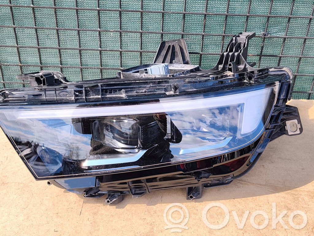 Opel Astra L Lampa przednia 