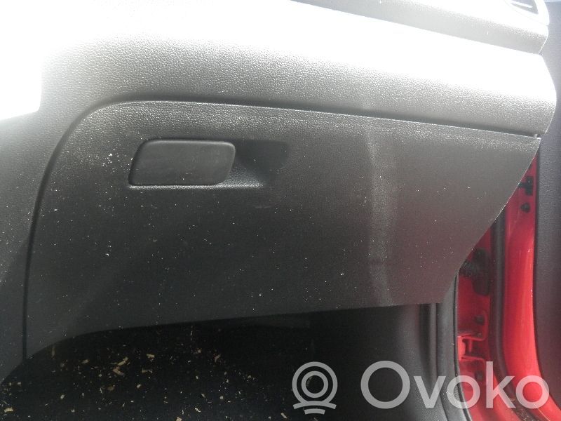 Hyundai i20 Active Juego guantera 