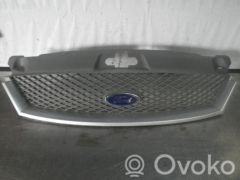 Ford Mondeo Mk III Etupuskurin ylempi jäähdytinsäleikkö 