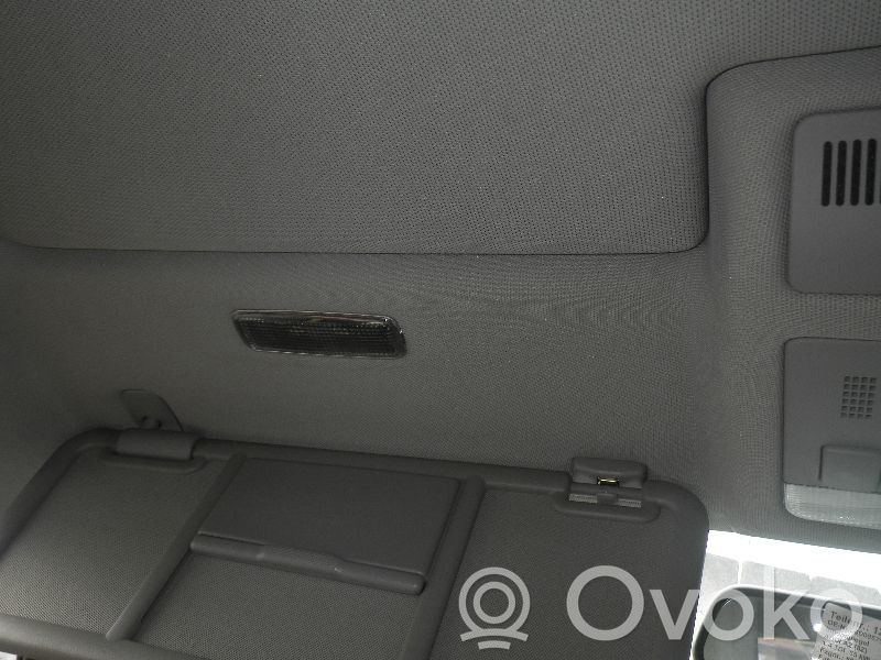 Front seat light   4D0947105A