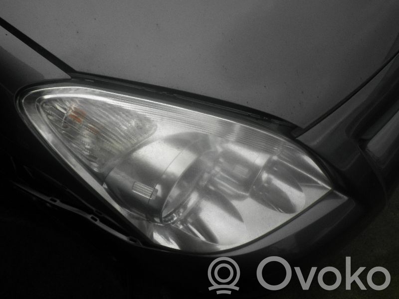 Toyota Corolla Verso AR10 Scheinwerfer 