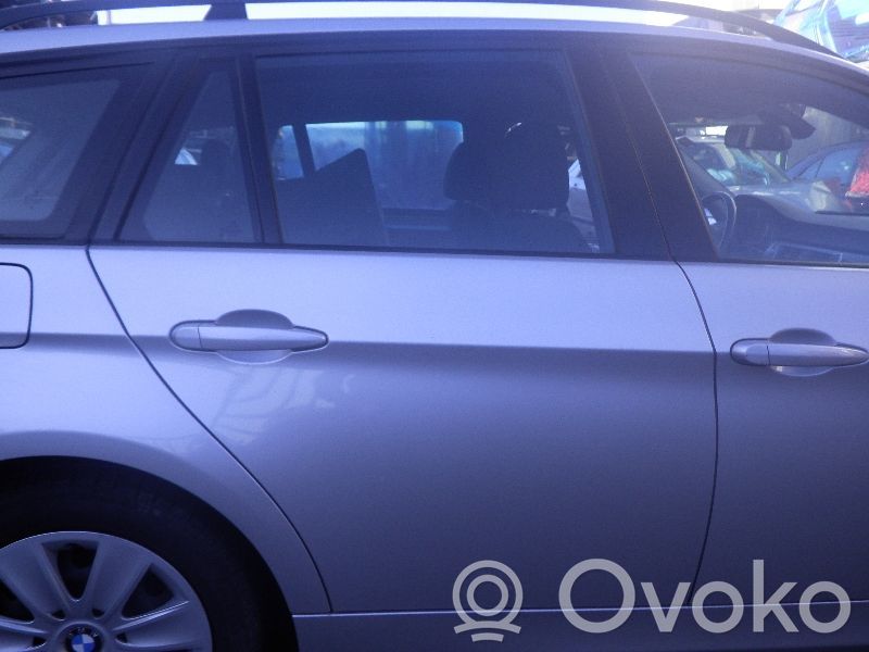 Rear door   41009628752